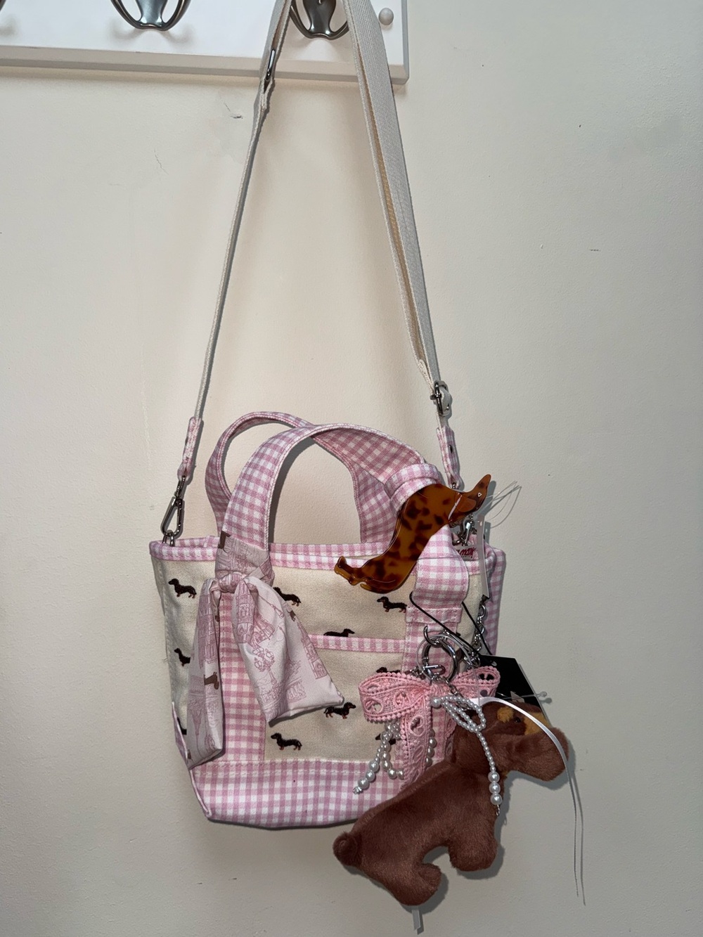Madden Girl Pink Gingham Tote with Dachshund Embroidery and Charm - Picture 5 of 5